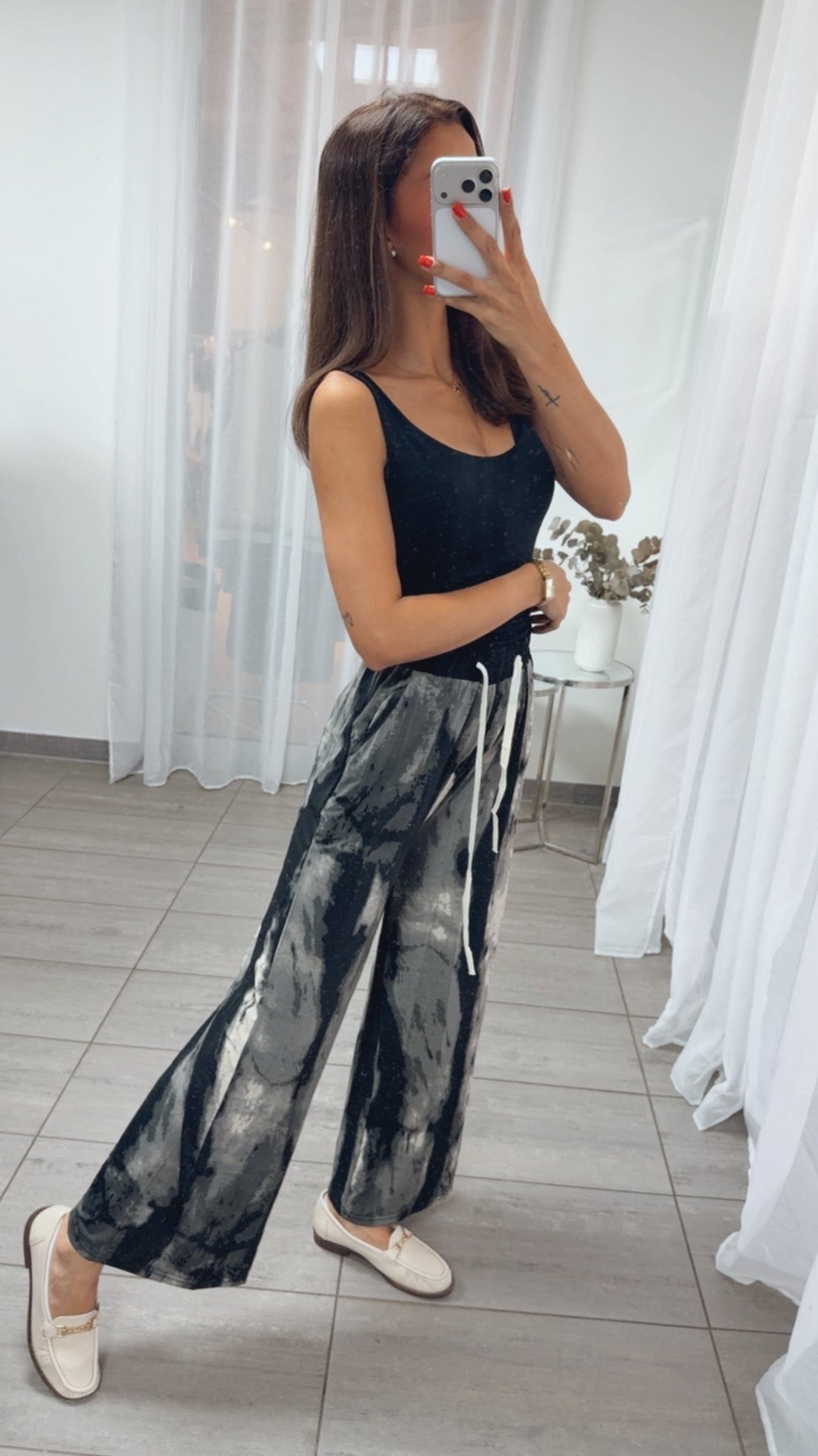 Irene | Pantalón fluido con estampado tie-dye