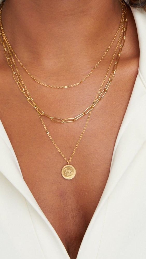 Inmaculada | Collar triple con moneda